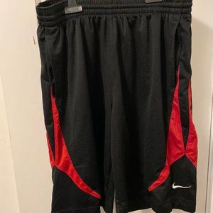 Nike Basketball Shorts - Large
